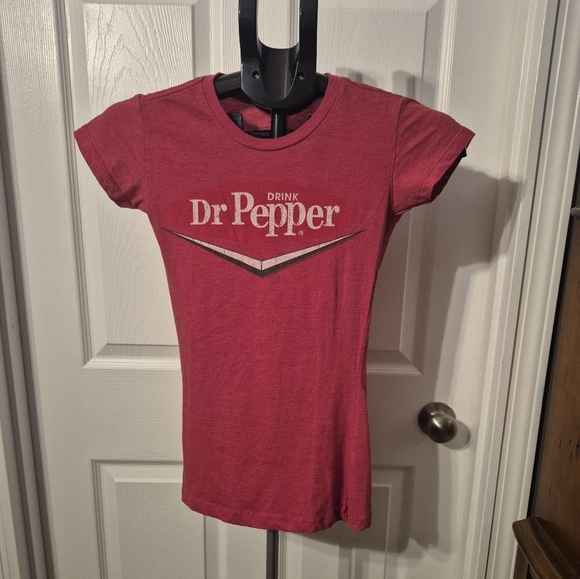 Savvy Red Graphic Tee - Picture 1 of 5